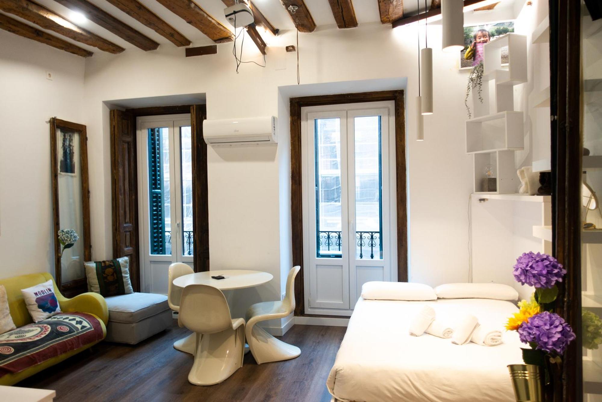 Hortaleza 4, Preciso Estudio En Chueca Junto A La Gran Via De Мадрид Екстер'єр фото